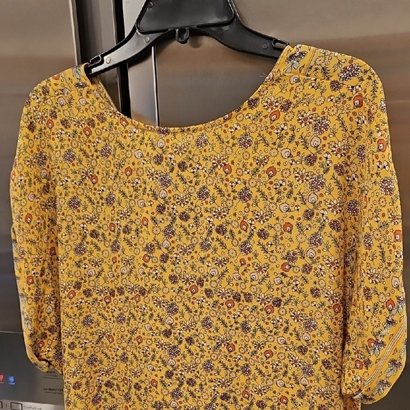 💕MAX STUDIO💕 Short Sleeve High Low Blouse ~ Yellow Ditsy Floral Print Large - Picture 4 of 8